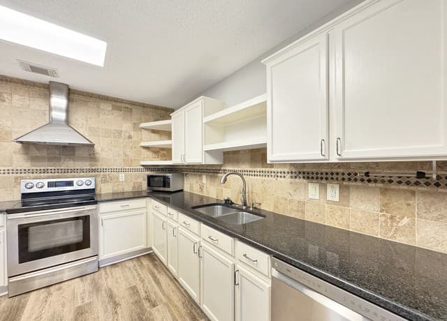 10102  Wilderness Gap, San Antonio, TX 78254 — photo 25