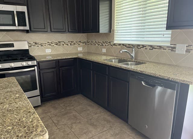 1871  Baron Dr, New Braunfels, TX 78130 — photo 13