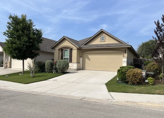 1871  Baron Dr, New Braunfels, TX 78130 — photo 2