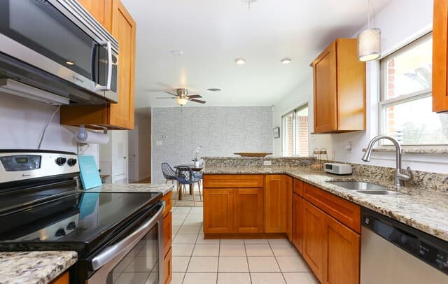2806  Belvoir Dr, San Antonio, TX 78230 — photo 6