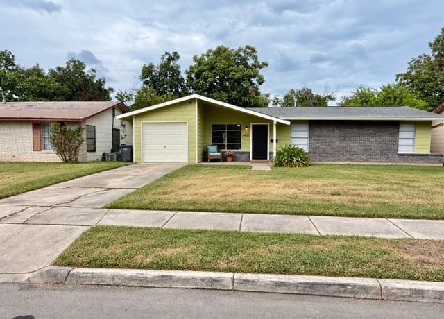 4831  Seabreeze Dr
