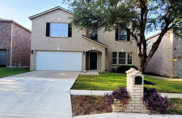 6729 Crest Pl
