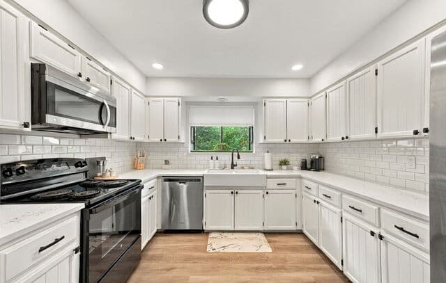 12423  Paige Trail