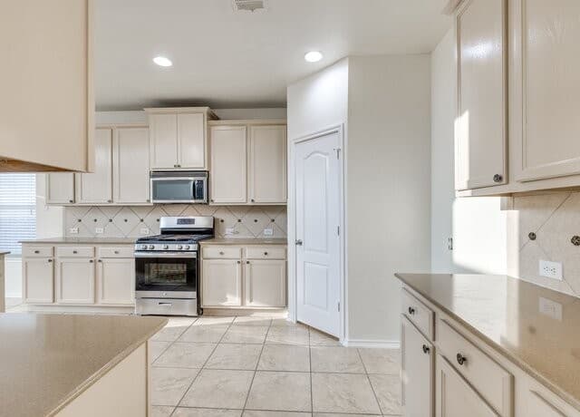 24822  Catalan Cliff, San Antonio, TX 78261 — photo 11