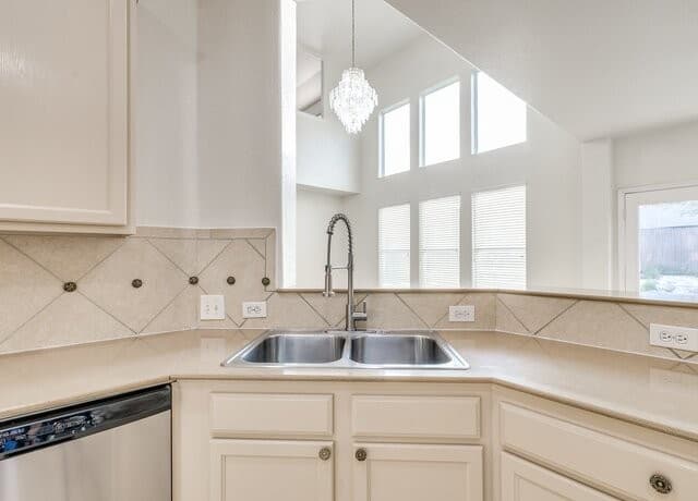 24822  Catalan Cliff, San Antonio, TX 78261 — photo 16