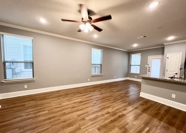 10331  Lynwood Br Unit 102, San Antonio, TX 78245 — photo 2