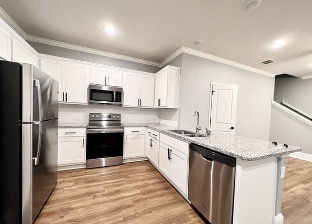 10331  Lynwood Br Unit 102, San Antonio, TX 78245 — photo 4
