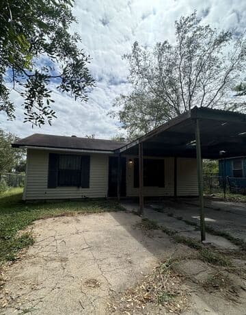 6130 Bark Valley