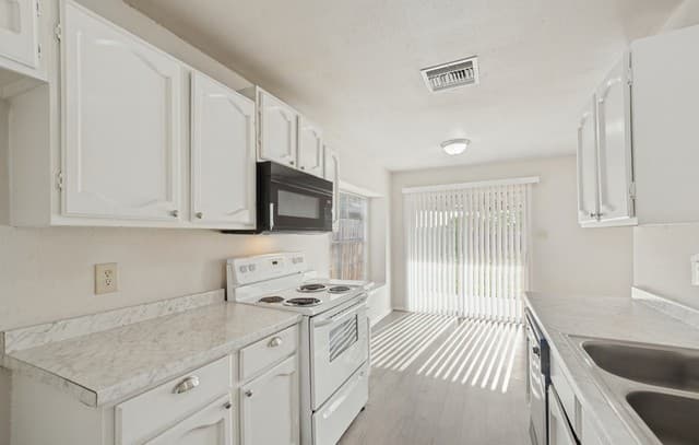 1014  Cloverbrook St, San Antonio, TX 78245 — photo 12