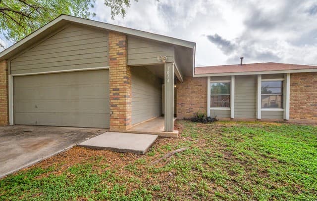 1014  Cloverbrook St, San Antonio, TX 78245 — photo 2