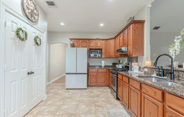 14805  Adams St, Lytle, TX 78052 — photo 10