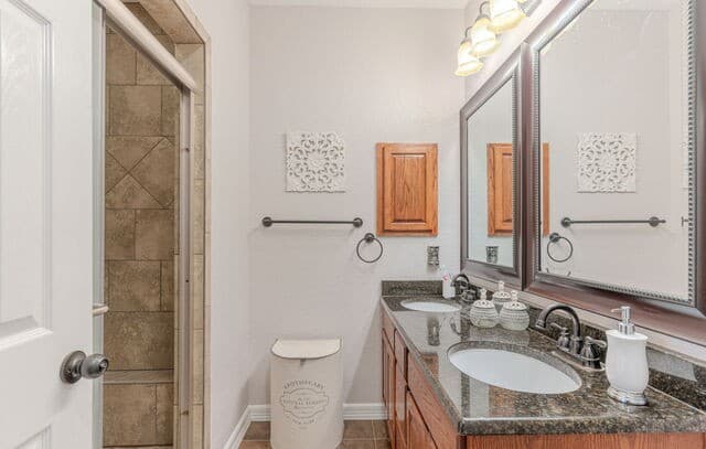 14805  Adams St, Lytle, TX 78052 — photo 6