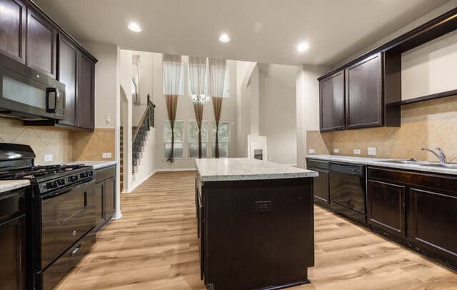 8822  Falcon Park, Converse, TX 78109 — photo 12