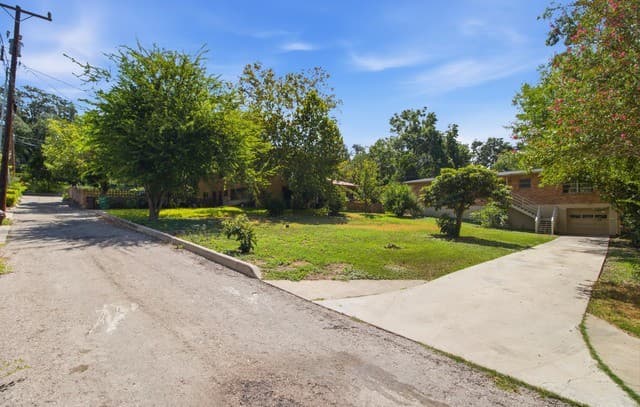 207  Canyon Dr, Alamo Heights, TX 78209 — photo 18