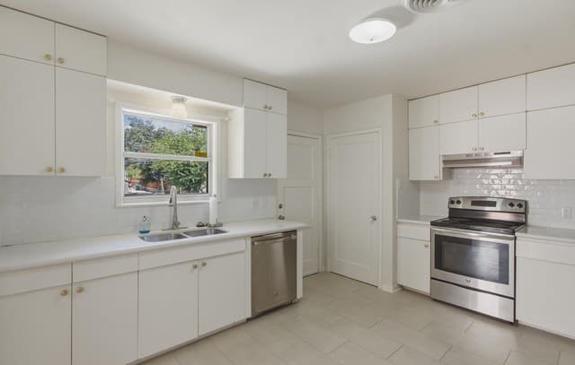 207  Canyon Dr, Alamo Heights, TX 78209 — photo 7