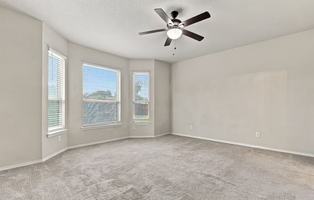 9958  Belmore Cv, San Antonio, TX 78245 — photo 10
