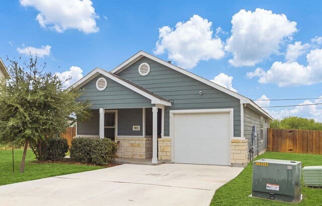 802  Hickory Trail, San Antonio, TX 78245 — photo 2
