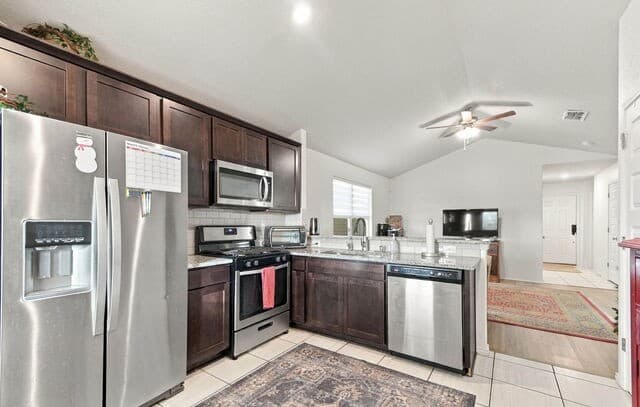 802  Hickory Trail, San Antonio, TX 78245 — photo 8
