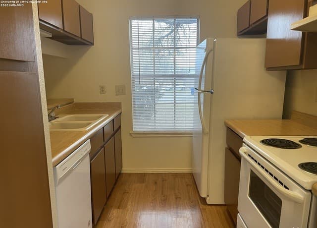 5000  Sommerdale, San Antonio, TX 78217 — photo 4