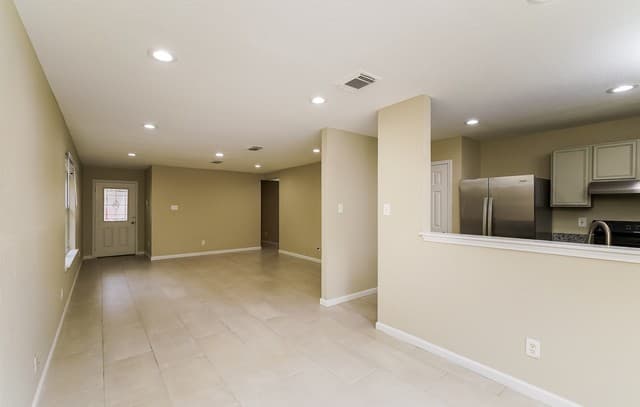 2322  Pue, San Antonio, TX 78245 — photo 4
