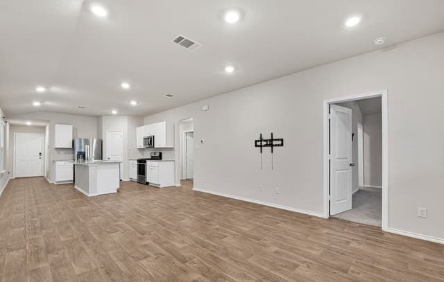 12218  Mulberry Crk, San Antonio, TX 78245 — photo 5
