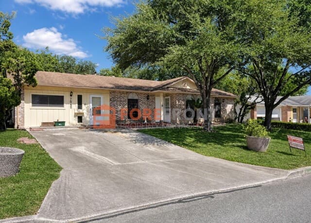 7845  Village Oak, Live Oak, TX 78233 — photo 3