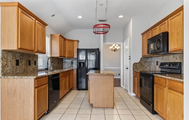 1637  Ebony Ln, Schertz, TX 78154 — photo 10