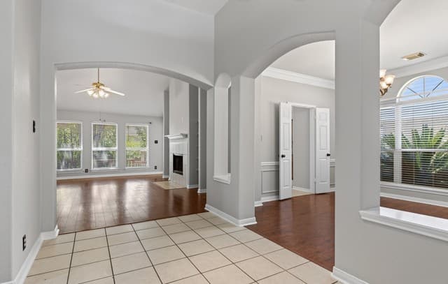 1637  Ebony Ln, Schertz, TX 78154 — photo 3