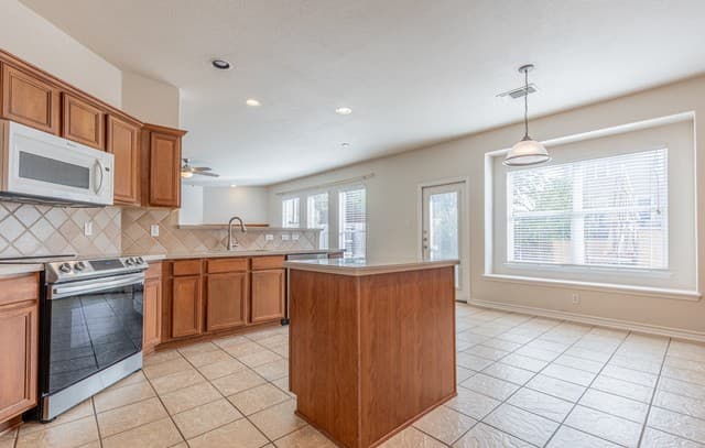 21226  Villa Valencia, San Antonio, TX 78258 — photo 14