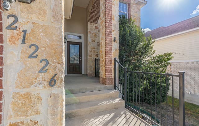 21226  Villa Valencia, San Antonio, TX 78258 — photo 3