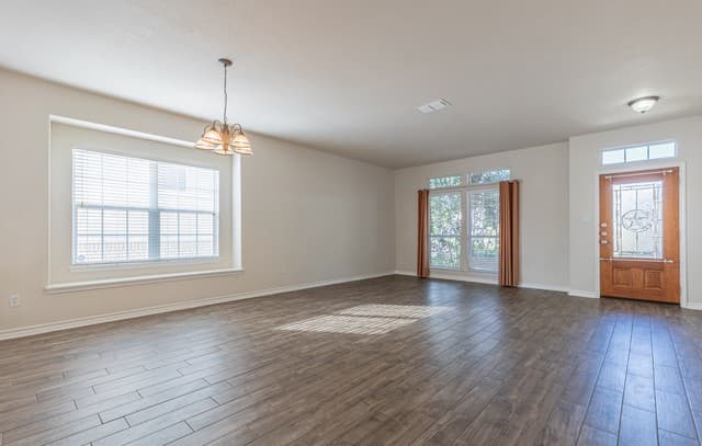 21226  Villa Valencia, San Antonio, TX 78258 — photo 5