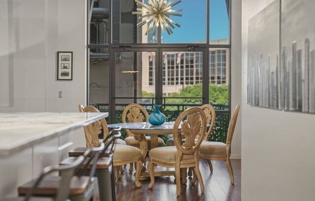 214 E Travis St Unit APT 205, San Antonio, TX 78205 — photo 2