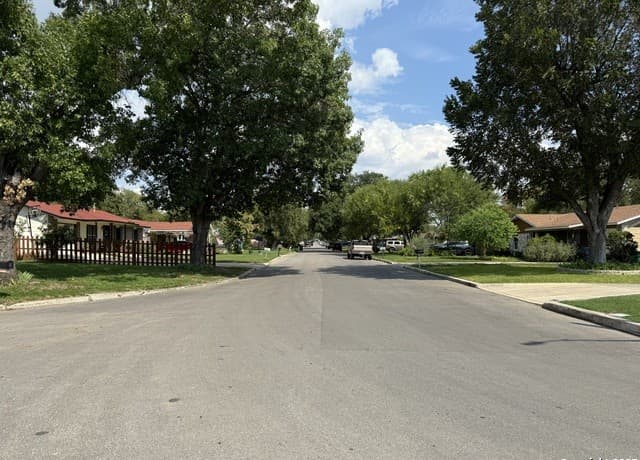 4301  Sun Vista Ln, San Antonio, TX 78217 — photo 14