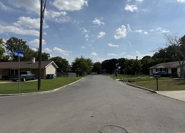 4301  Sun Vista Ln, San Antonio, TX 78217 — photo 15