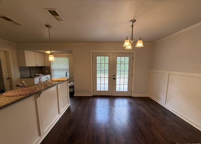 4301  Sun Vista Ln, San Antonio, TX 78217 — photo 2