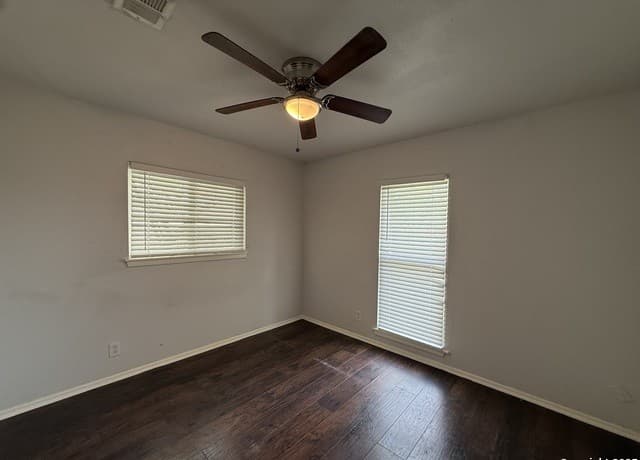 4301  Sun Vista Ln, San Antonio, TX 78217 — photo 9