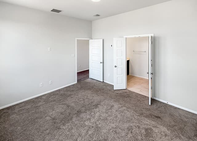 2810  High Castle, San Antonio, TX 78245 — photo 16