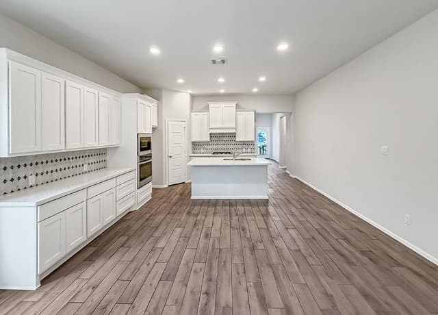 2810  High Castle, San Antonio, TX 78245 — photo 17
