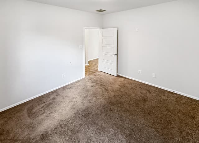 2810  High Castle, San Antonio, TX 78245 — photo 3
