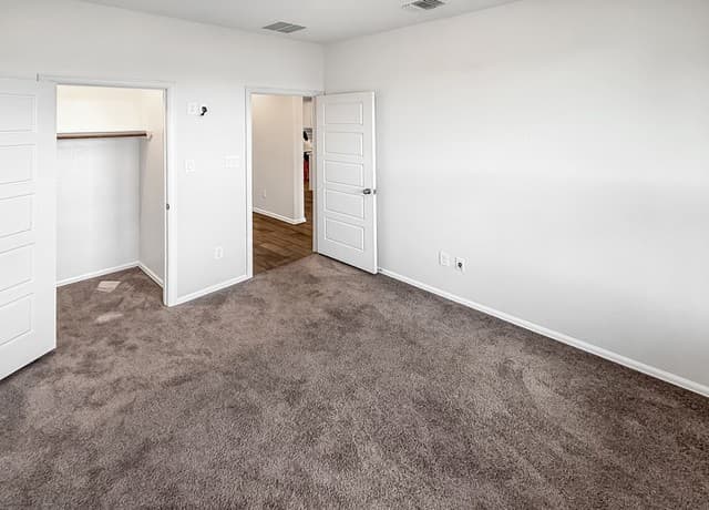 2810  High Castle, San Antonio, TX 78245 — photo 7