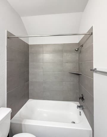 2810  High Castle, San Antonio, TX 78245 — photo 9