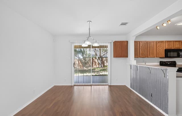 327  Cedron Chase, San Antonio, TX 78253 — photo 9