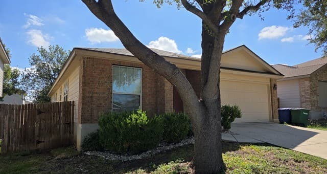 610  Granite Clf, San Antonio, TX 78251 — photo 2