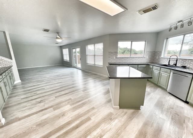 2060  Club Crossing, New Braunfels, TX 78130 — photo 14