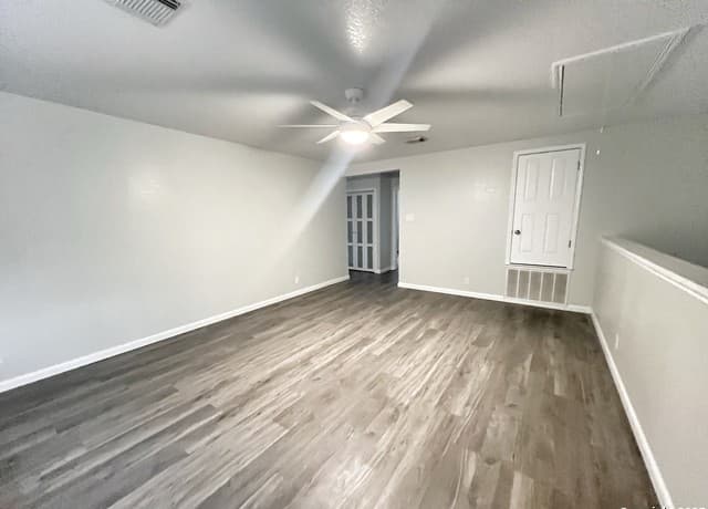 2060  Club Crossing, New Braunfels, TX 78130 — photo 18