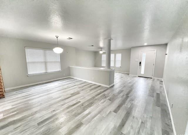 2060  Club Crossing, New Braunfels, TX 78130 — photo 6
