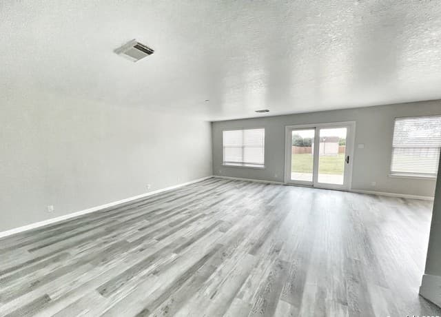 2060  Club Crossing, New Braunfels, TX 78130 — photo 7