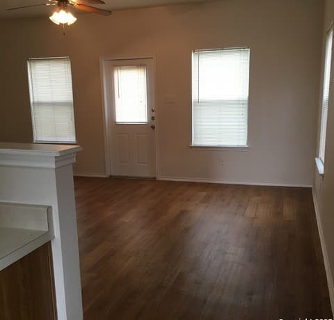 5823  Golf Bnd Unit 2, San Antonio, TX 78244 — photo 4