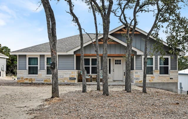 2537  Grandview Frst