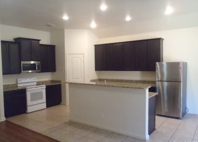 203  Azalea Way, New Braunfels, TX 78132 — photo 7